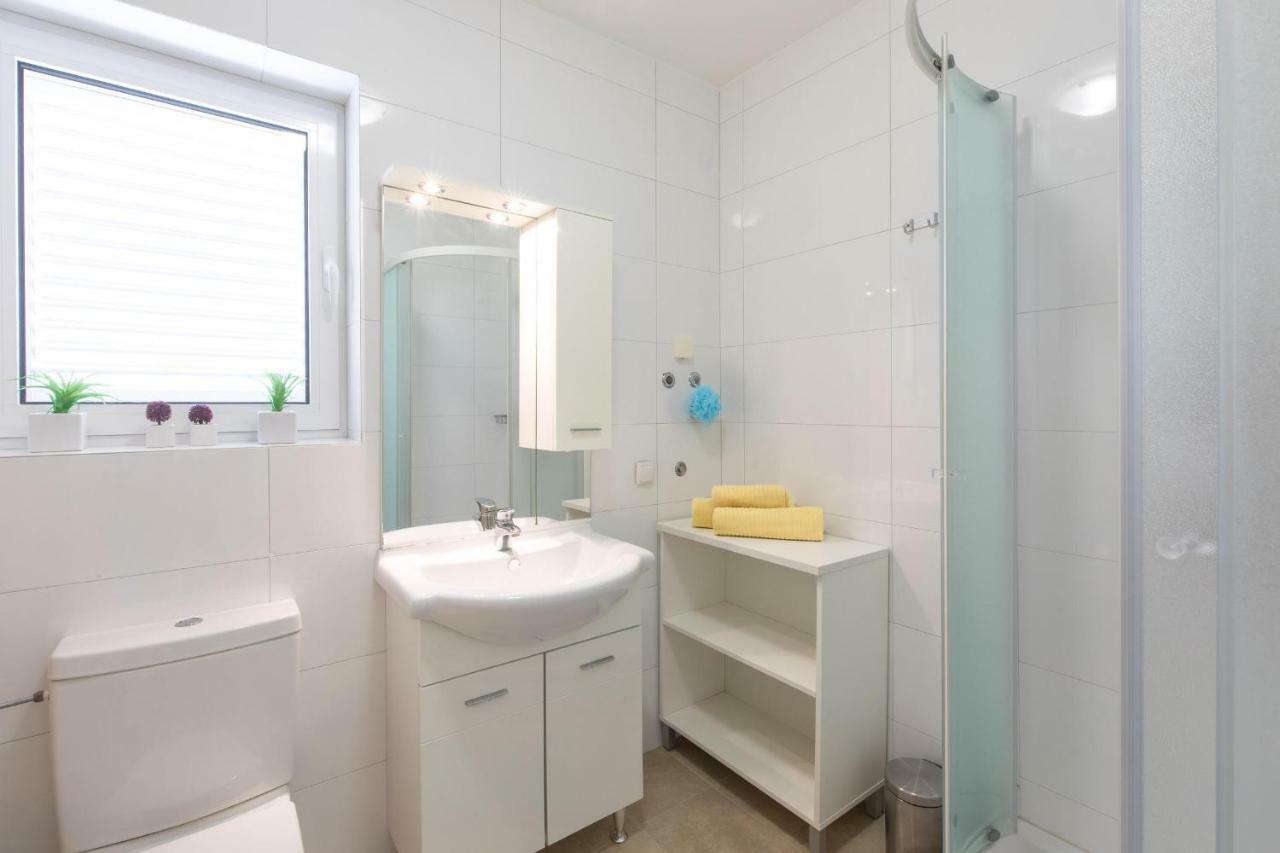 Apartments Nino Малинска Экстерьер фото
