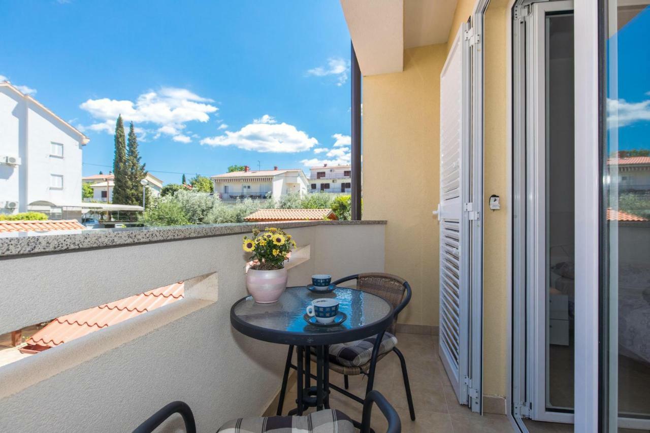 Apartments Nino Малинска Экстерьер фото