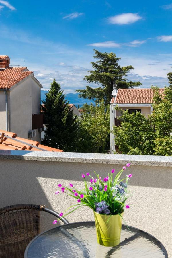 Apartments Nino Малинска Экстерьер фото